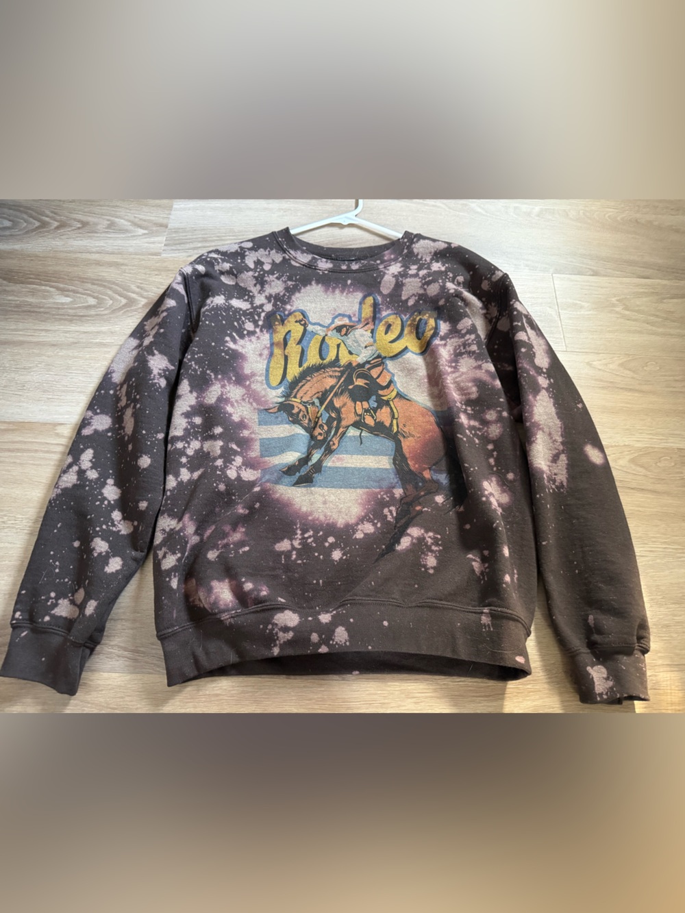 Free with bundle 
Rodeo Graphic Crewneck Sweatshirt